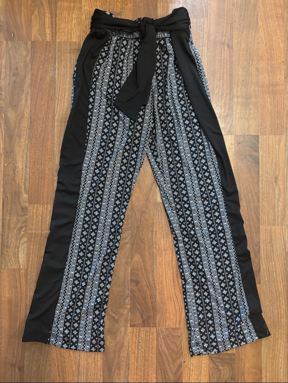 Robert Louis Pull On Pants Size Small